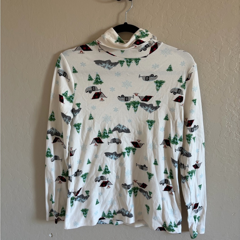 Time and Tru White Turtleneck with Snowflake Print